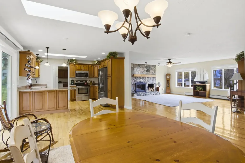 8129 Bel Cherrie Drive Peninsula Township MI 49686