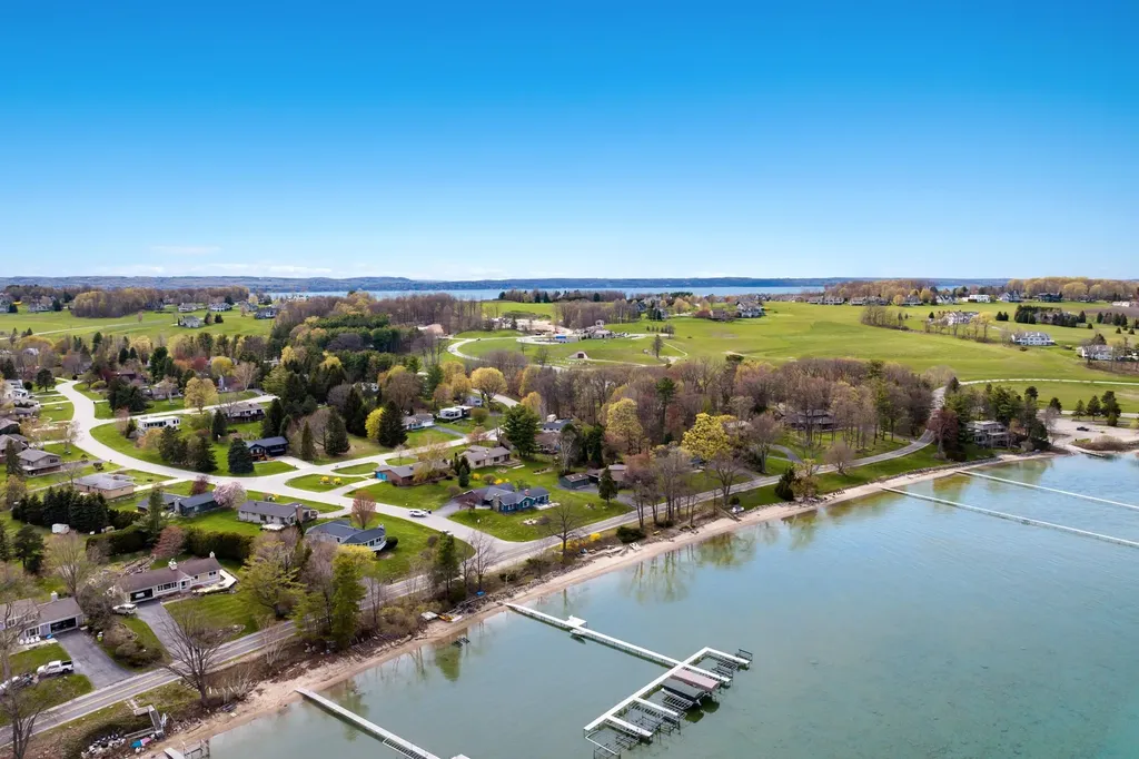 8129 Bel Cherrie Drive Peninsula Township MI 49686