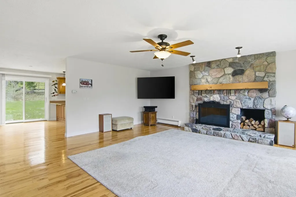 8129 Bel Cherrie Drive Peninsula Township MI 49686