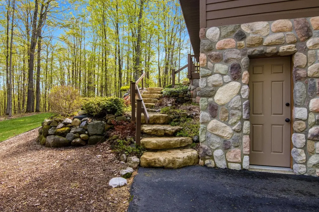 5582 Troon North Kearney Township MI 49615