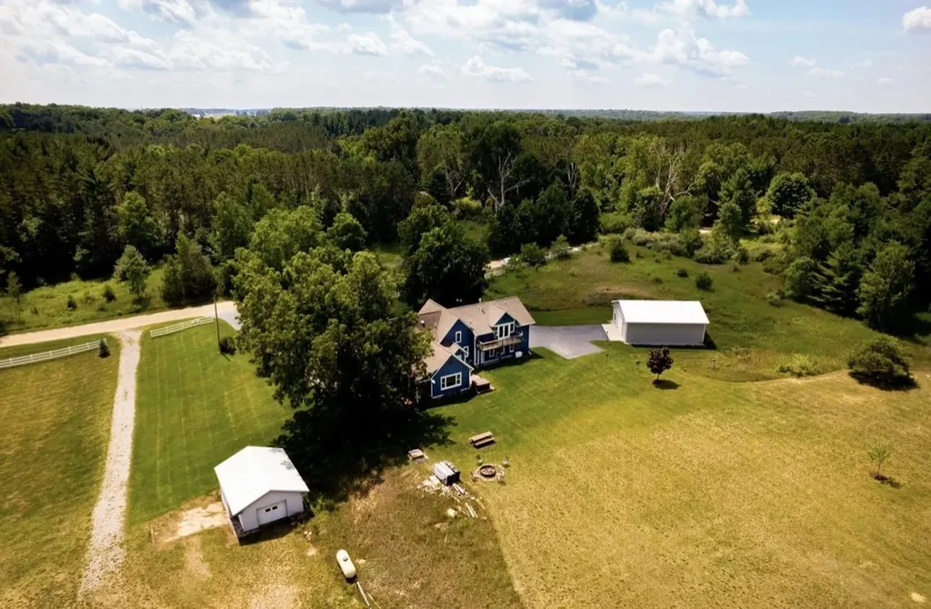 7322 Fryzelka Road Grant Township MI 49620