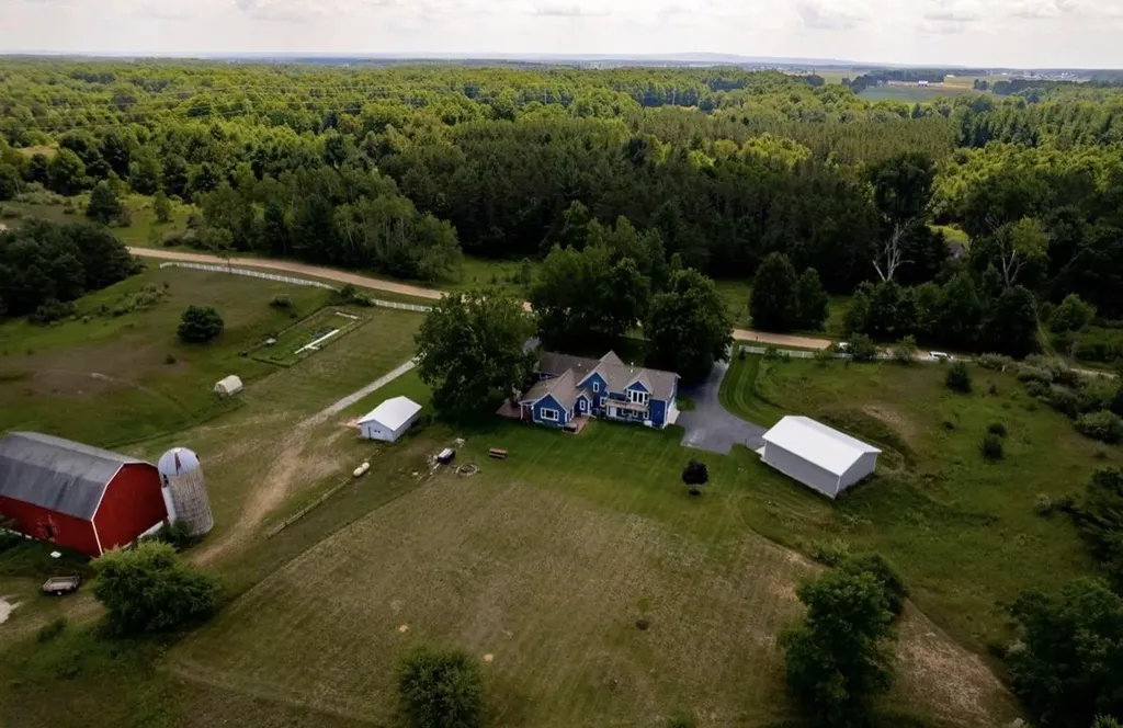 7322 Fryzelka Road Grant Township MI 49620