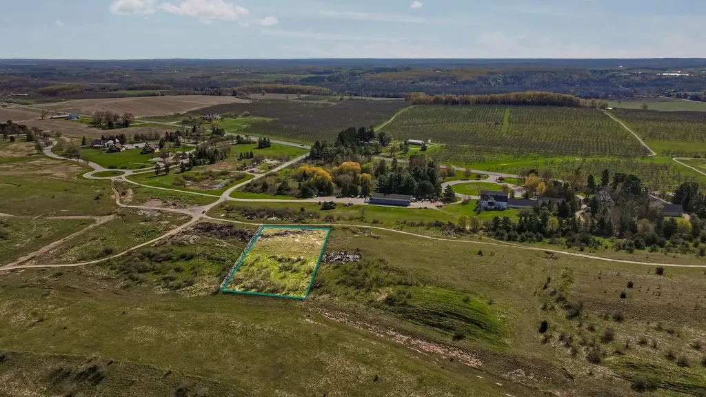 7549 Highgrove Acme Township MI 49690