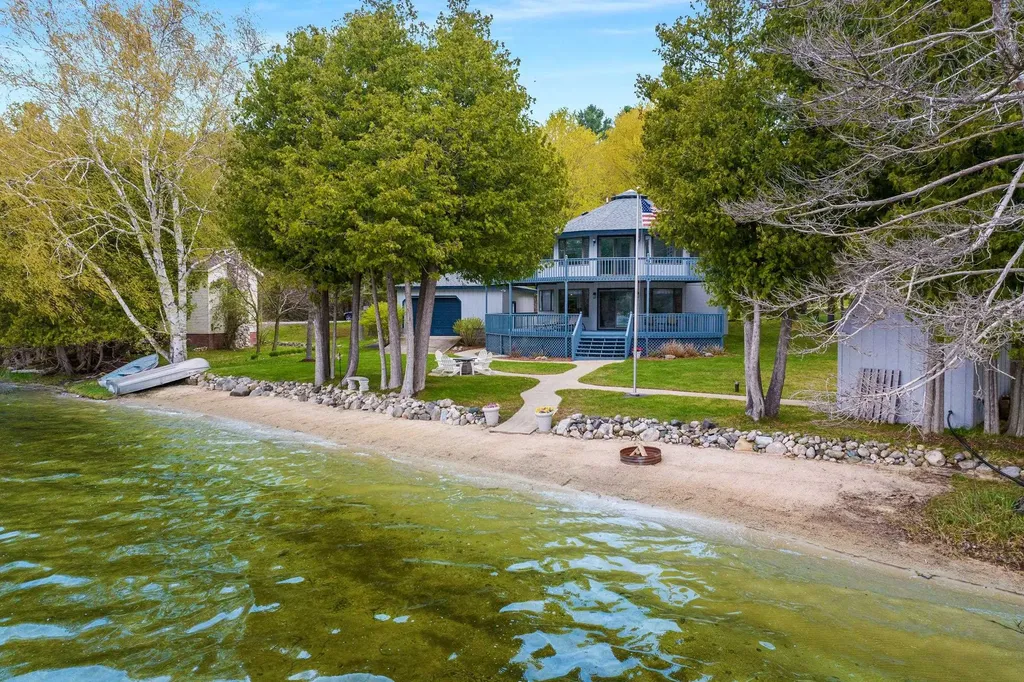 114 S Intermediate Lake Road Kearney Township MI 49622