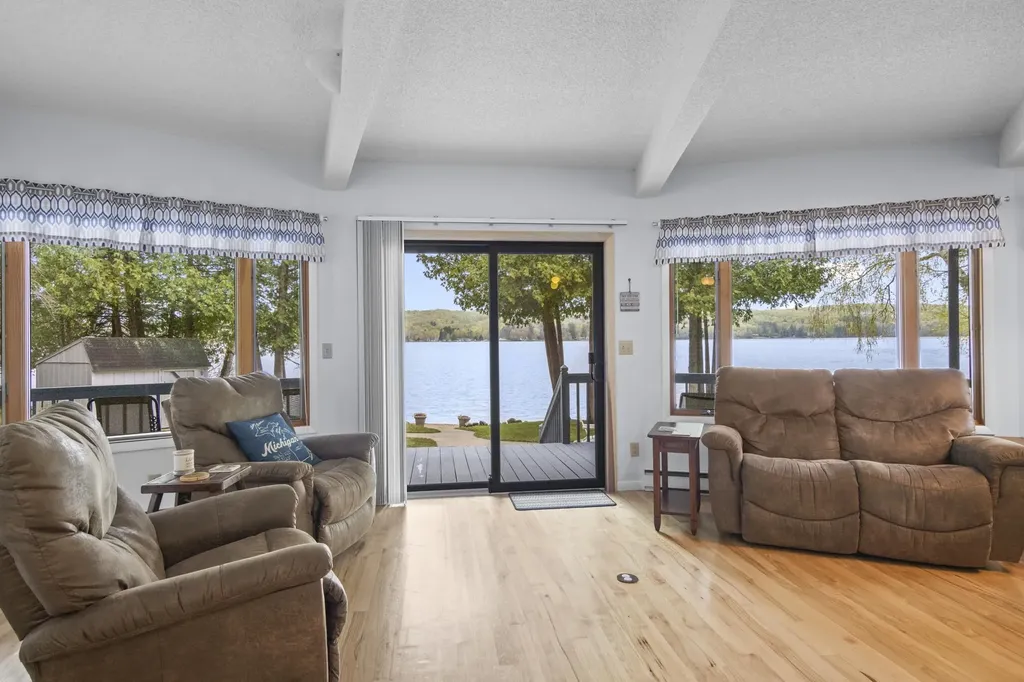 114 S Intermediate Lake Road Kearney Township MI 49622