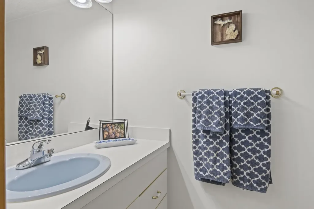 114 S Intermediate Lake Road Kearney Township MI 49622