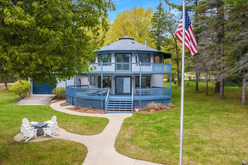114 S Intermediate Lake Road Kearney Township MI 49622