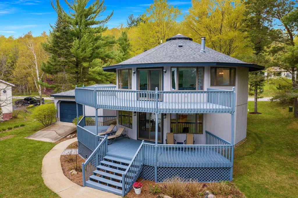 114 S Intermediate Lake Road Kearney Township MI 49622