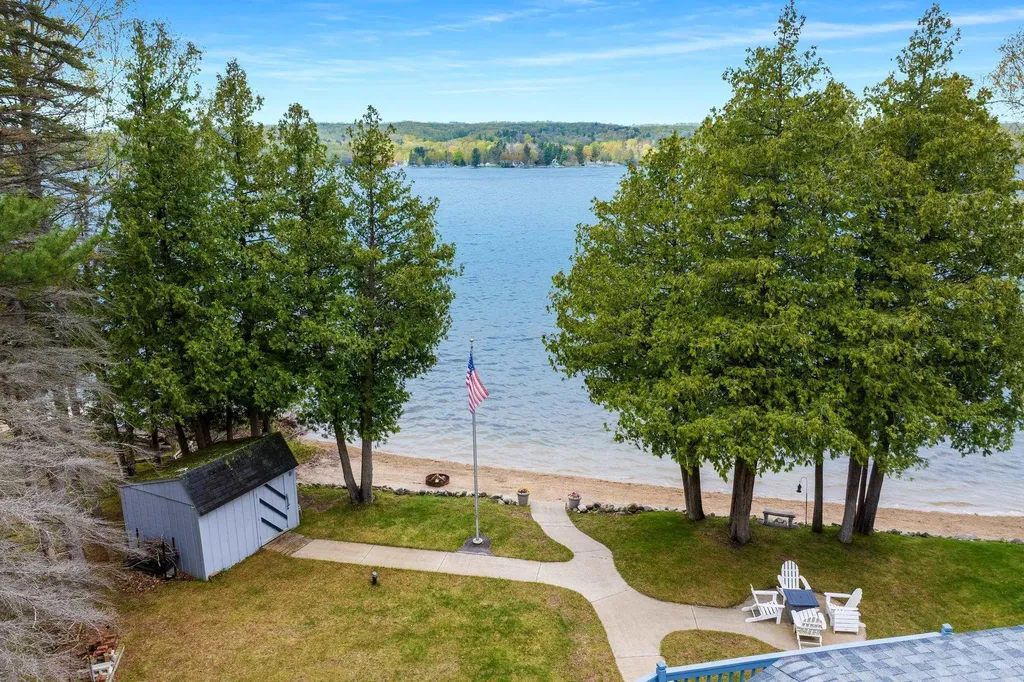 114 S Intermediate Lake Road Kearney Township MI 49622