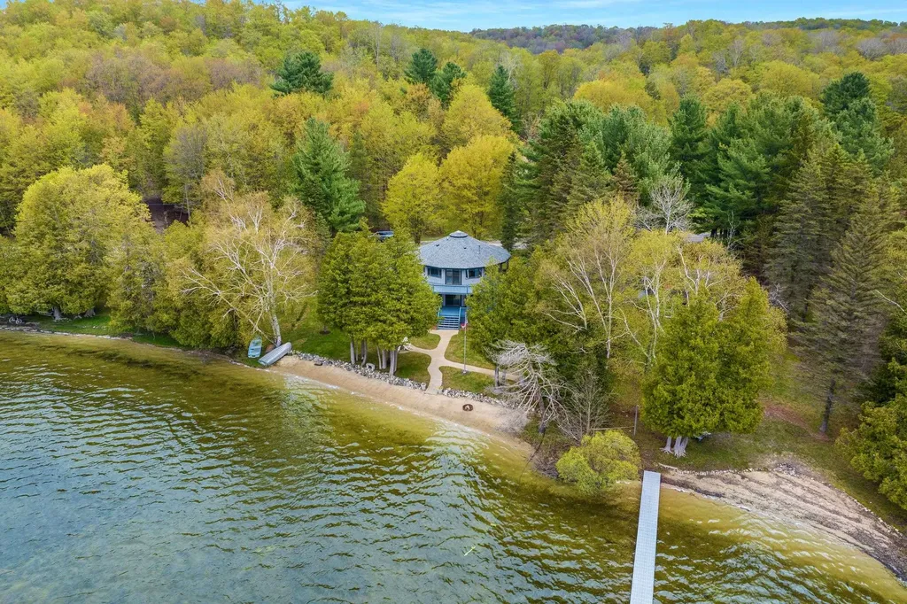 114 S Intermediate Lake Road Kearney Township MI 49622