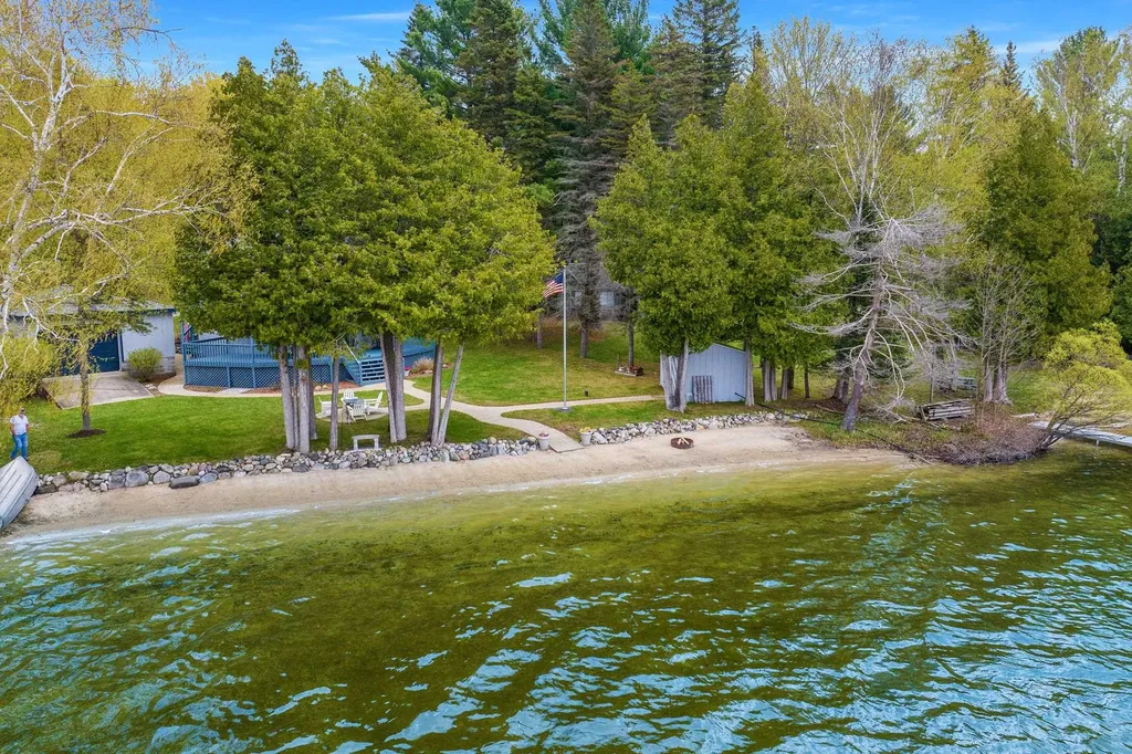 114 S Intermediate Lake Road Kearney Township MI 49622