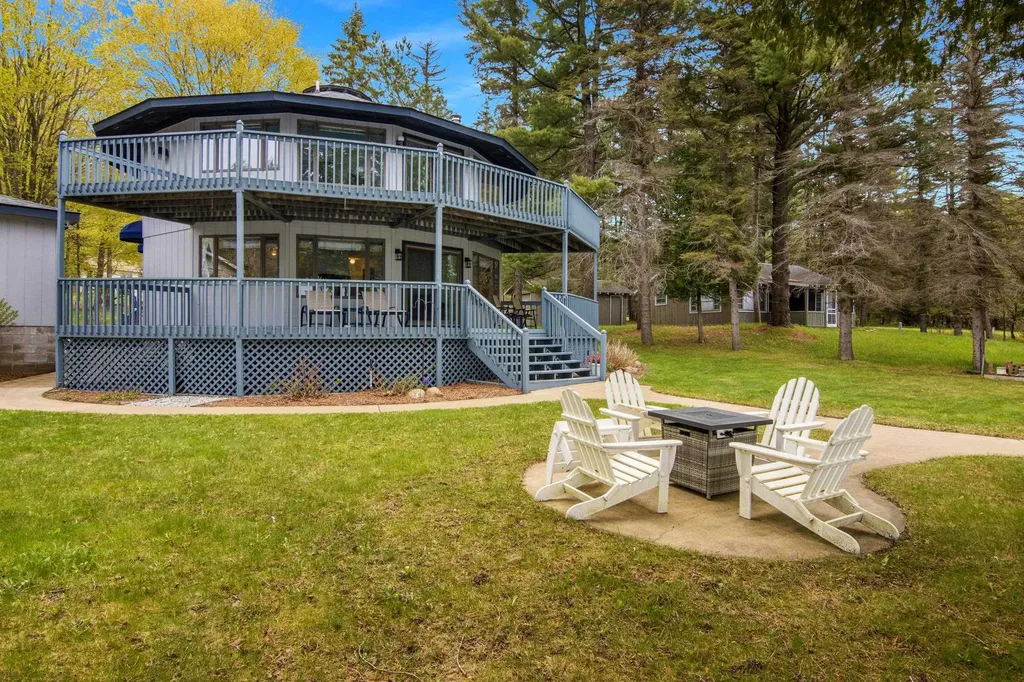 114 S Intermediate Lake Road Kearney Township MI 49622