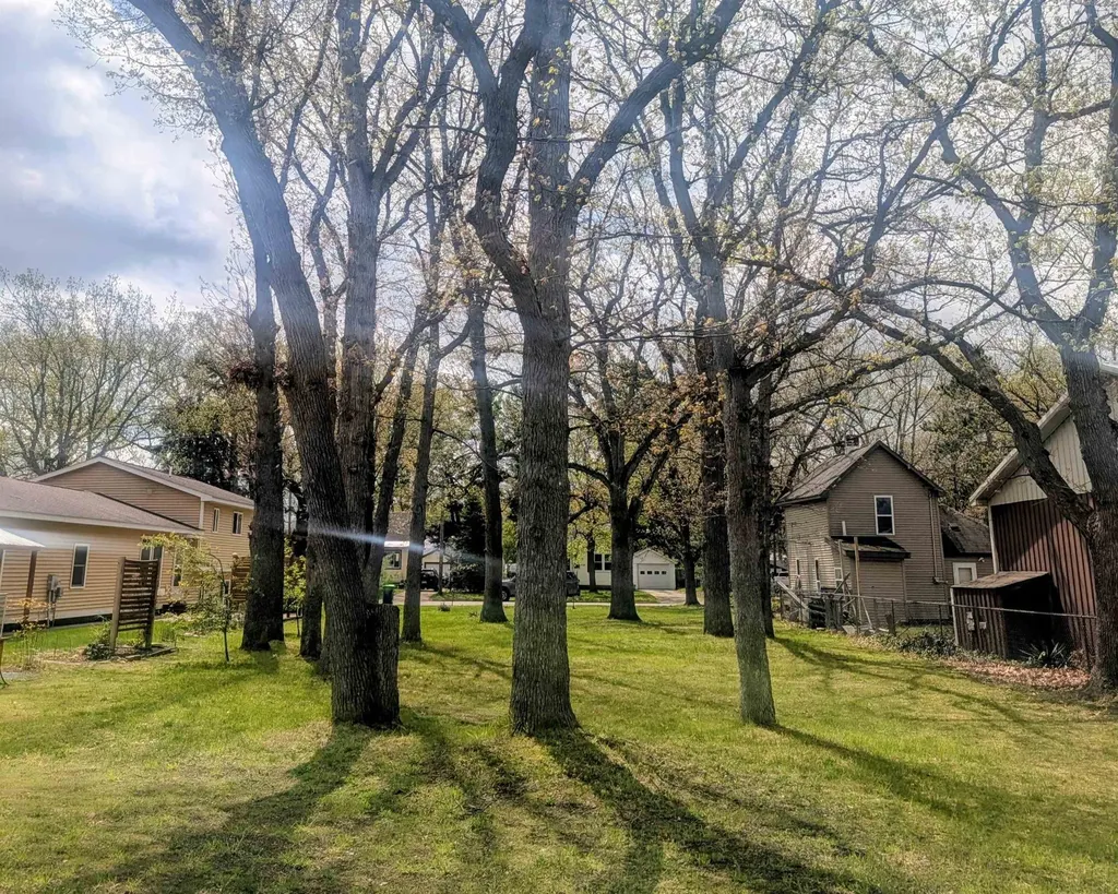 213 E Fifteenth Street Traverse City City MI 49684