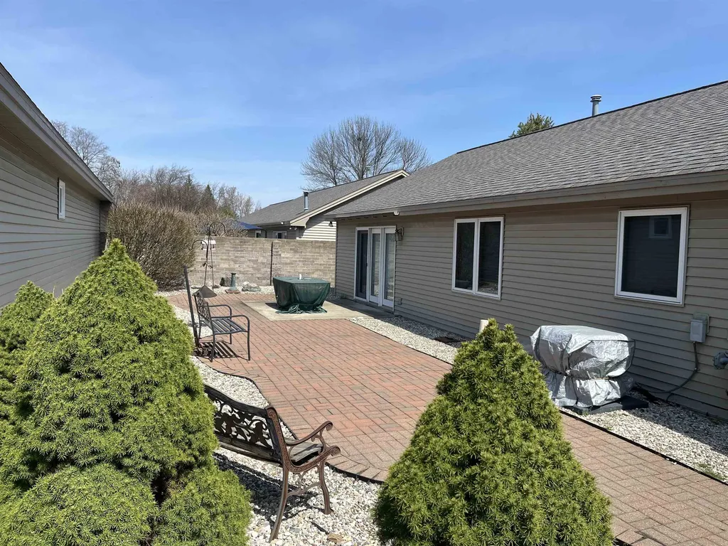 1167 Hemingway Garfield Charter Township MI 49686