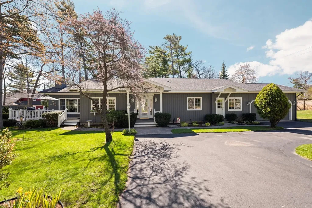 702 Ahgosa Trail East Bay Township MI 49686