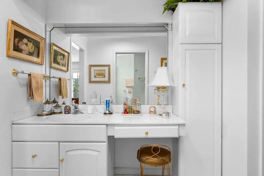 702 Ahgosa Trail East Bay Township MI 49686