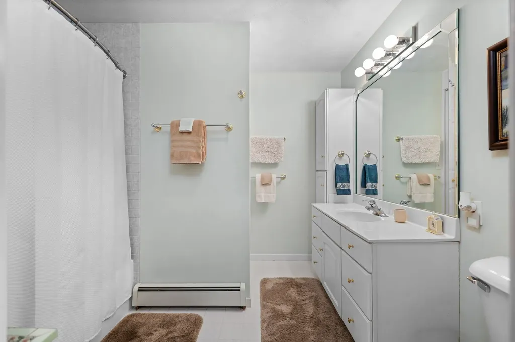 702 Ahgosa Trail East Bay Township MI 49686