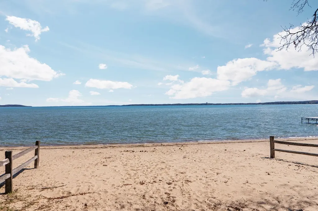 702 Ahgosa Trail East Bay Township MI 49686