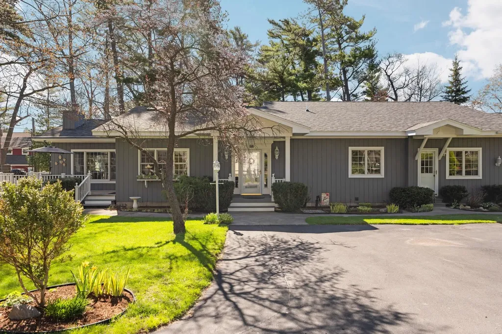 702 Ahgosa Trail East Bay Township MI 49686