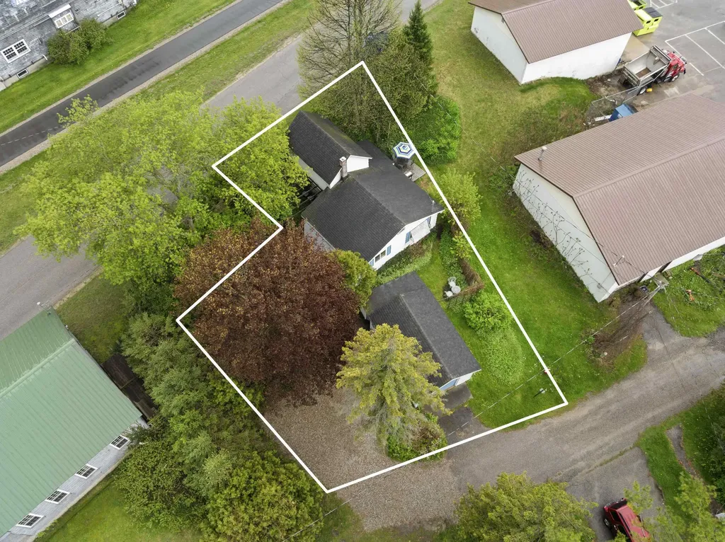 7276 Commercial Street Benzonia Township MI 49617