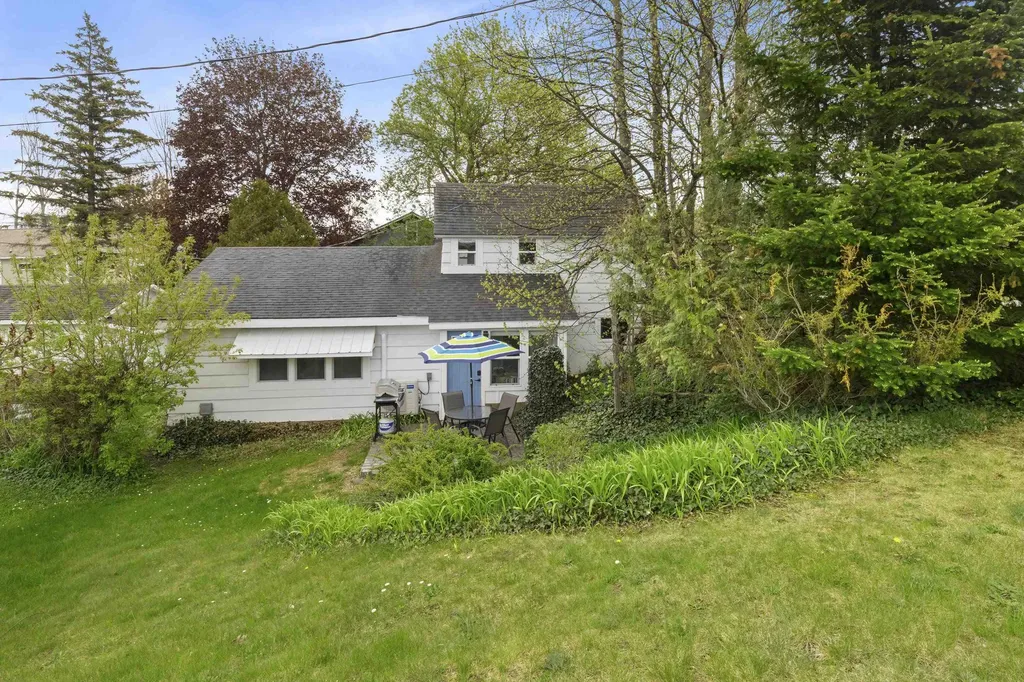 7276 Commercial Street Benzonia Township MI 49617