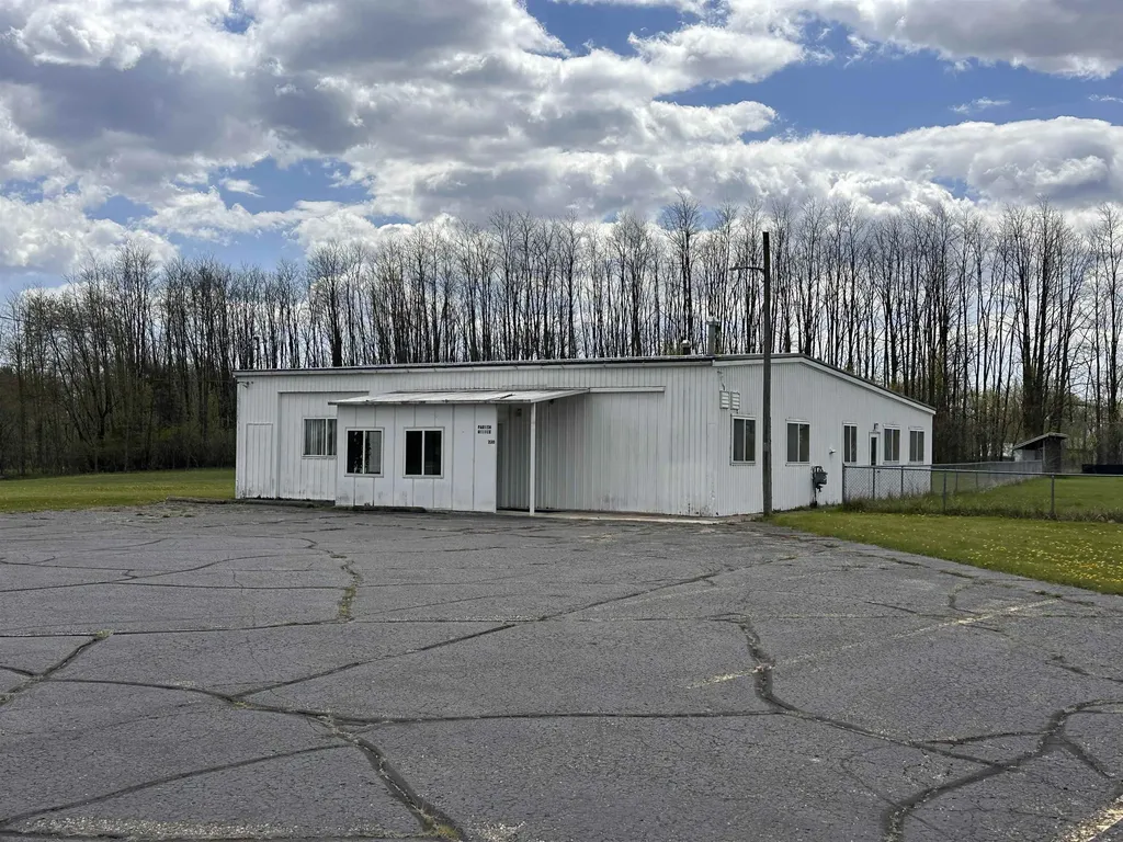 202 E Sherman Street Burleigh Township MI 48770