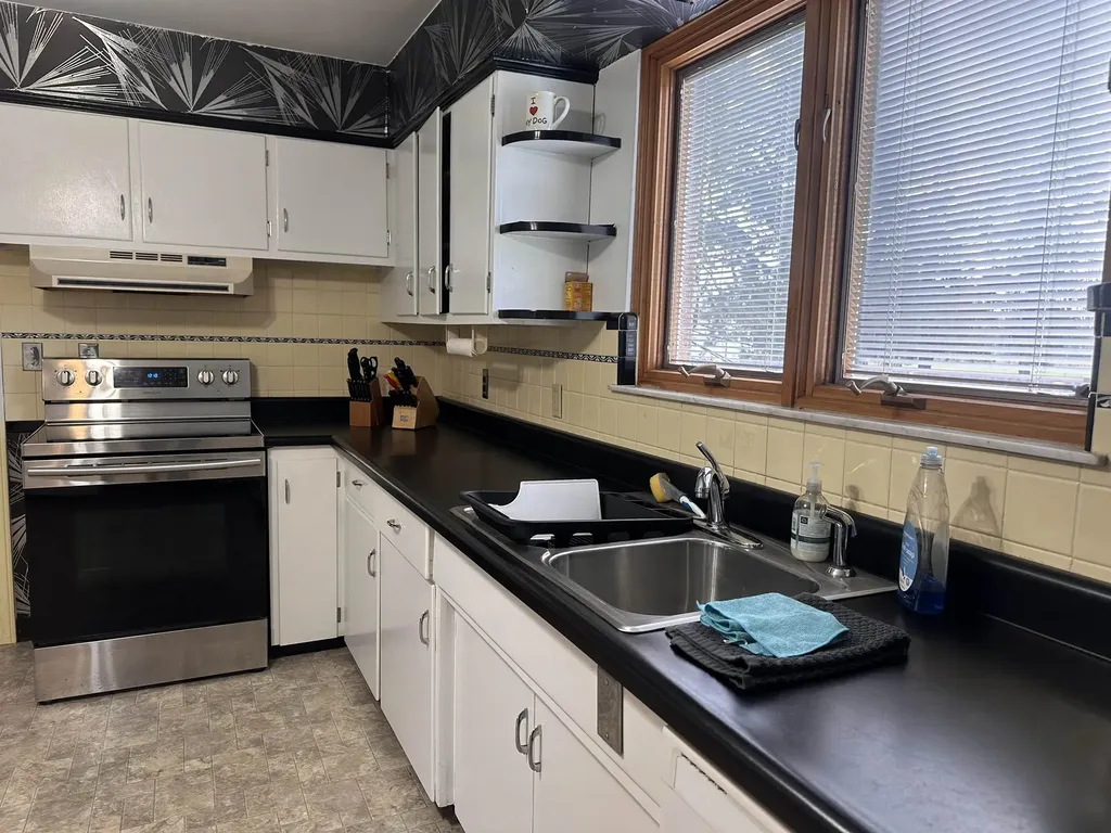 202 E Sherman Street Burleigh Township MI 48770