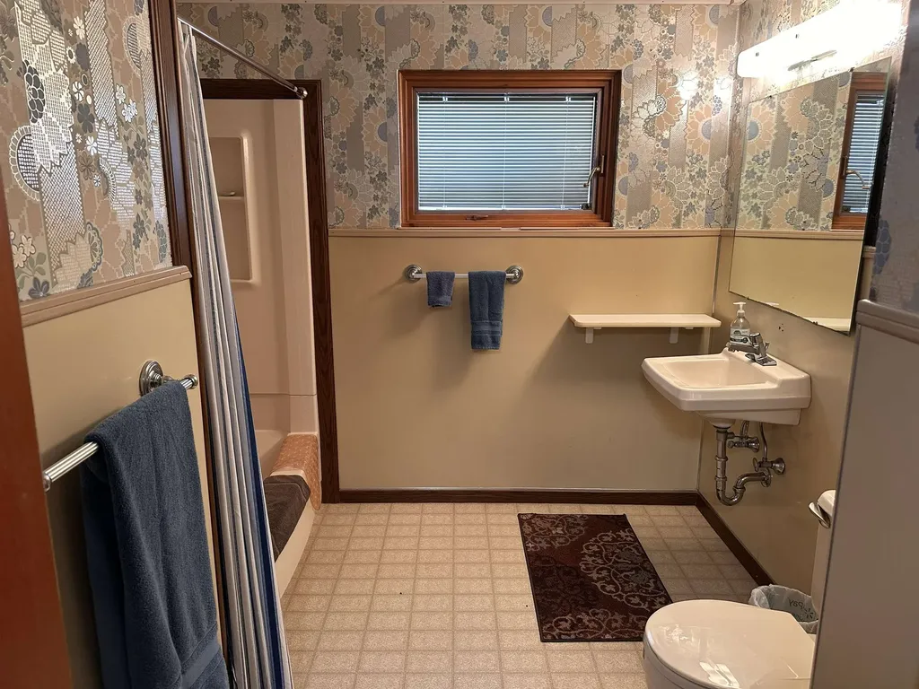 202 E Sherman Street Burleigh Township MI 48770