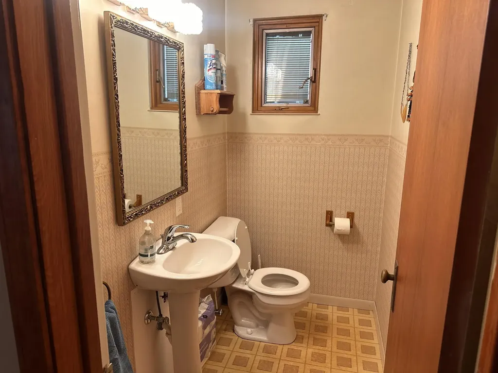 202 E Sherman Street Burleigh Township MI 48770