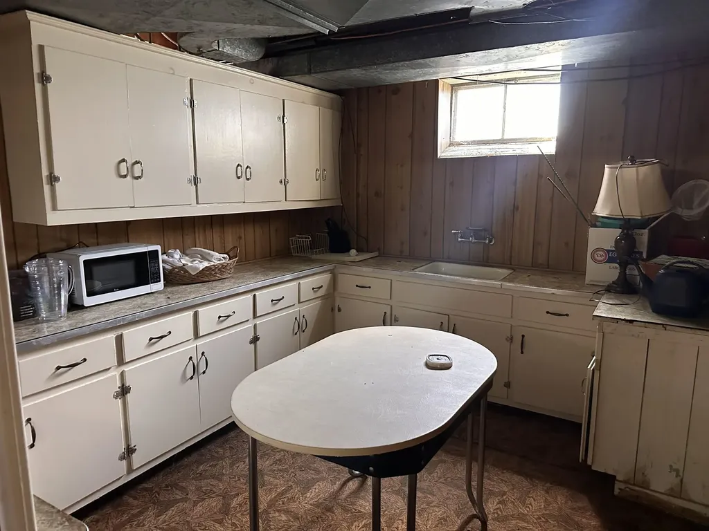 202 E Sherman Street Burleigh Township MI 48770