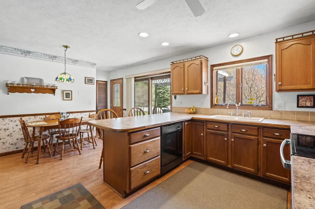 5910 S Cummings Bingham Township MI 49682