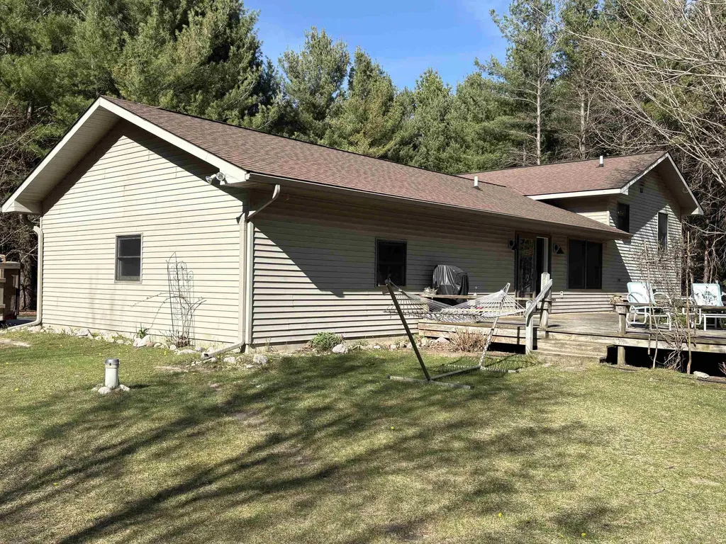 4911 Red Pine Trail Empire Township MI 49630