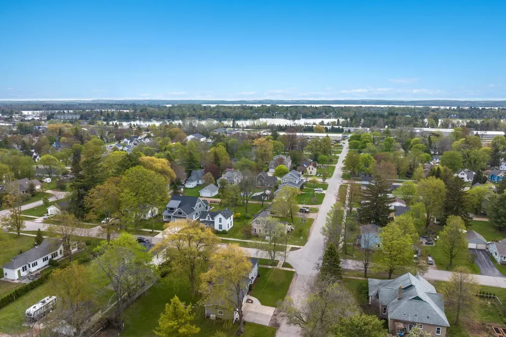 517 Spruce Elk Rapids Township MI 49629
