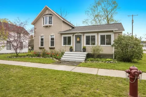 517 Spruce Elk Rapids Township MI 49629