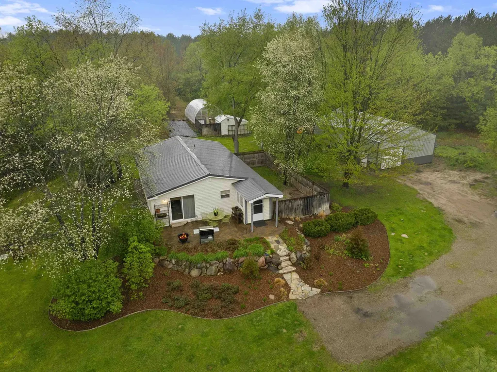 11774 Healey Lake Road Maple Grove Township MI 49614