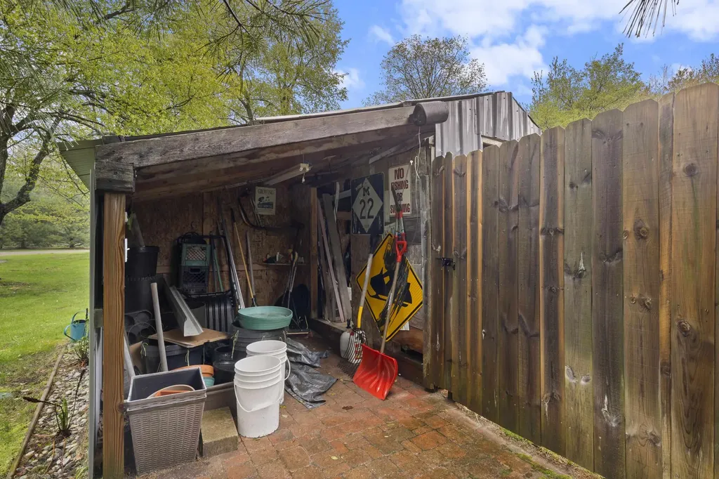 11774 Healey Lake Road Maple Grove Township MI 49614