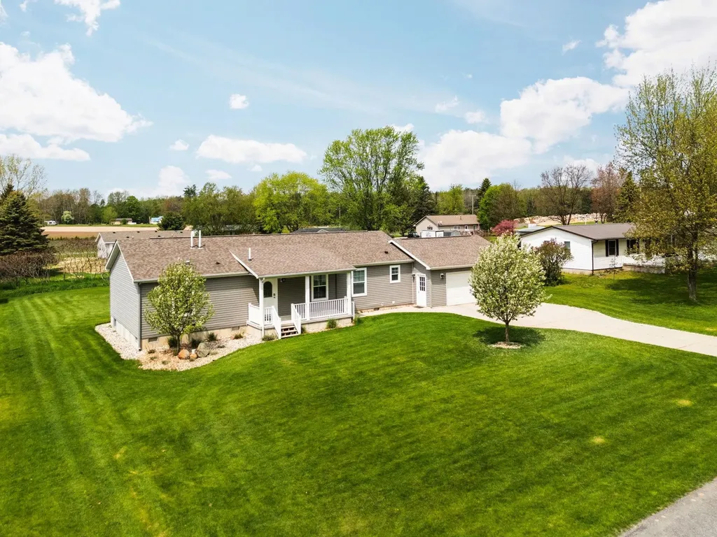 2070 S Amy Drive Lake Township MI 49651