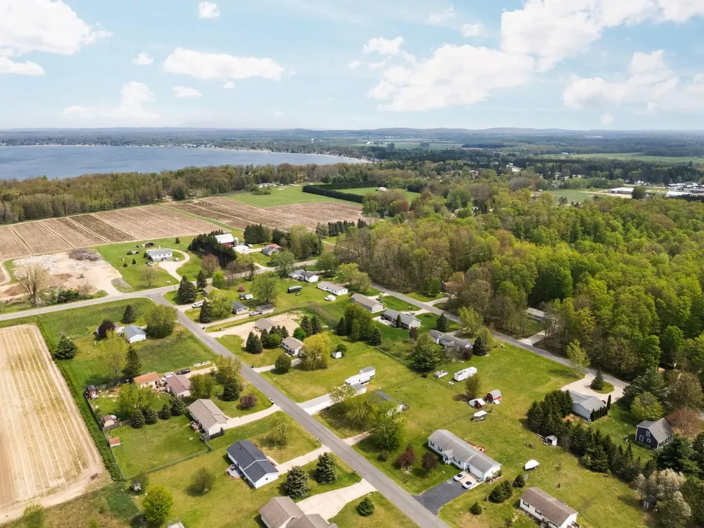 2070 S Amy Drive Lake Township MI 49651