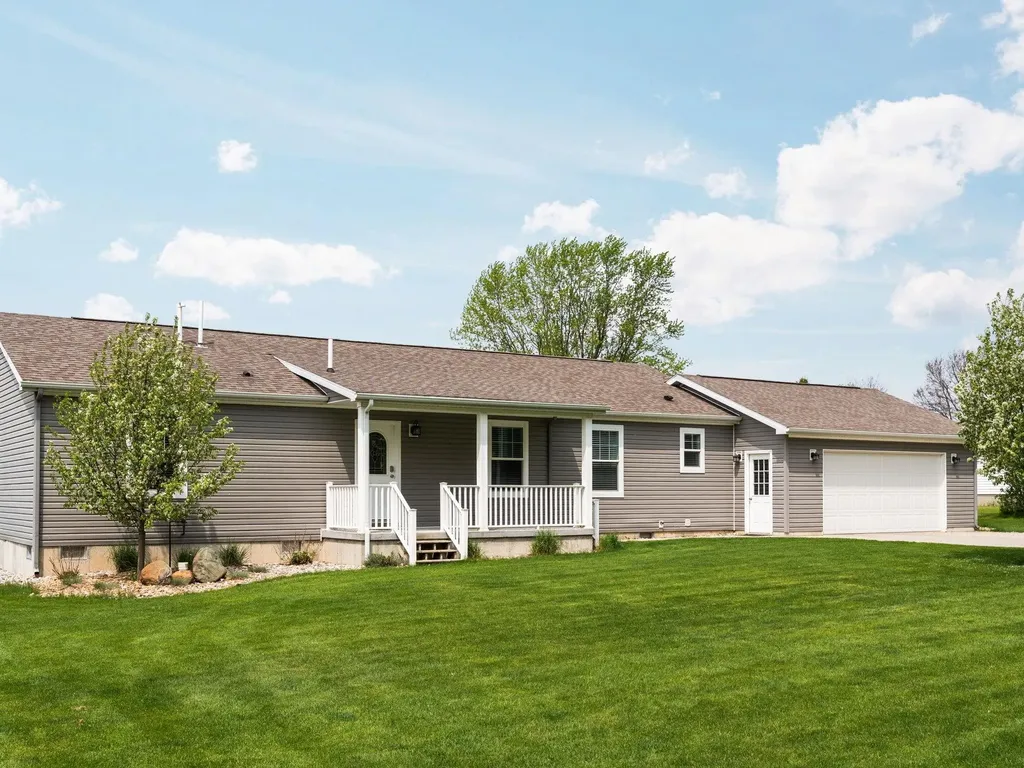 2070 S Amy Drive Lake Township MI 49651