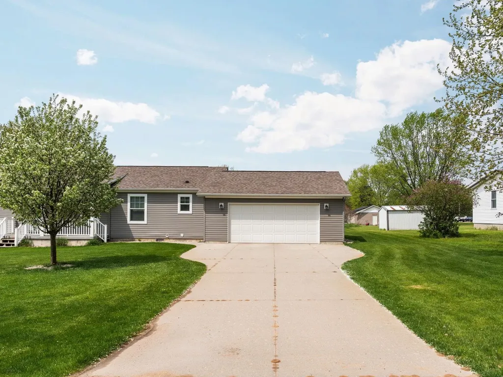 2070 S Amy Drive Lake Township MI 49651