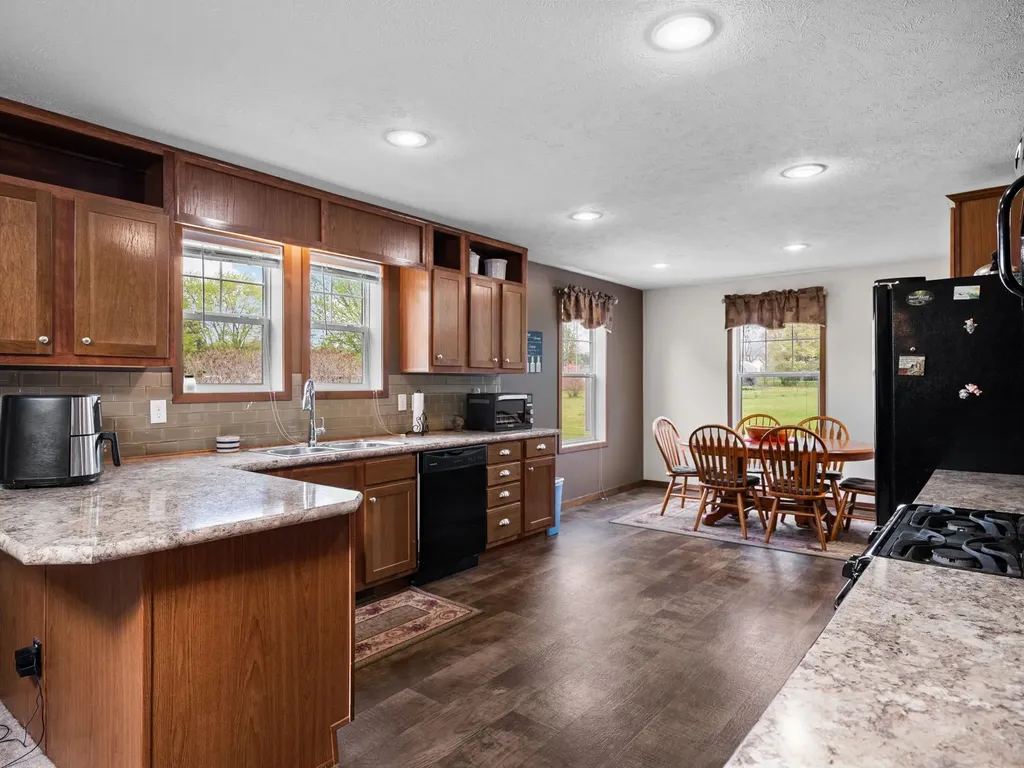 2070 S Amy Drive Lake Township MI 49651