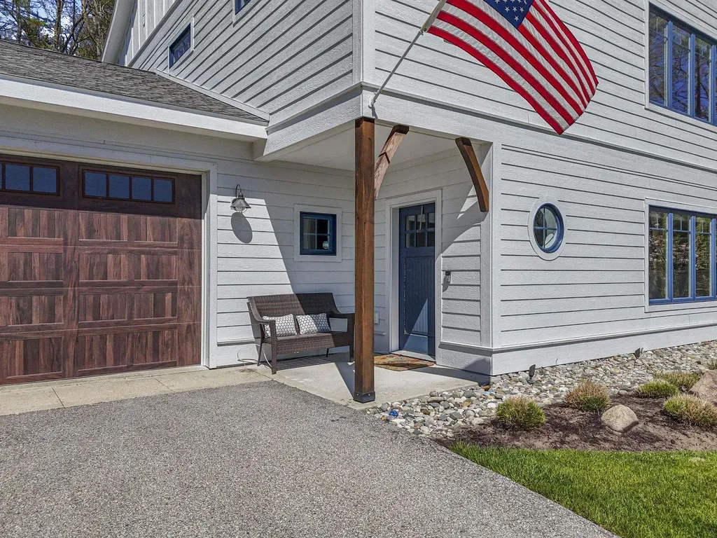 547 Hidden Ridge Drive Peninsula Township MI 49686