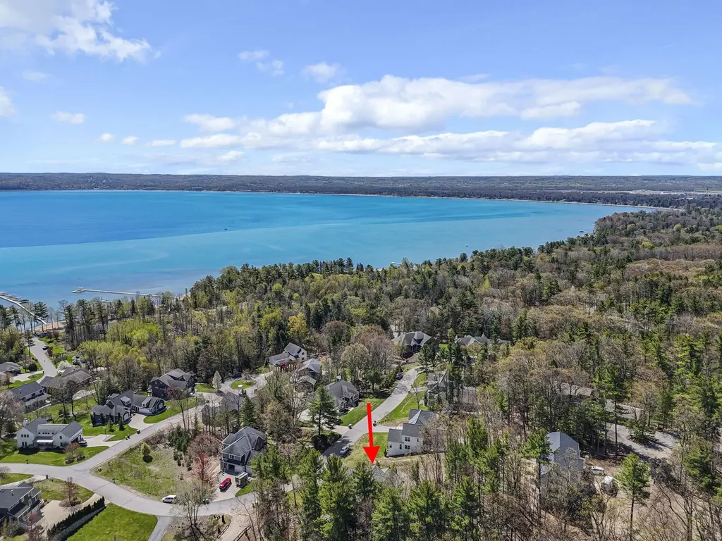 547 Hidden Ridge Drive Peninsula Township MI 49686