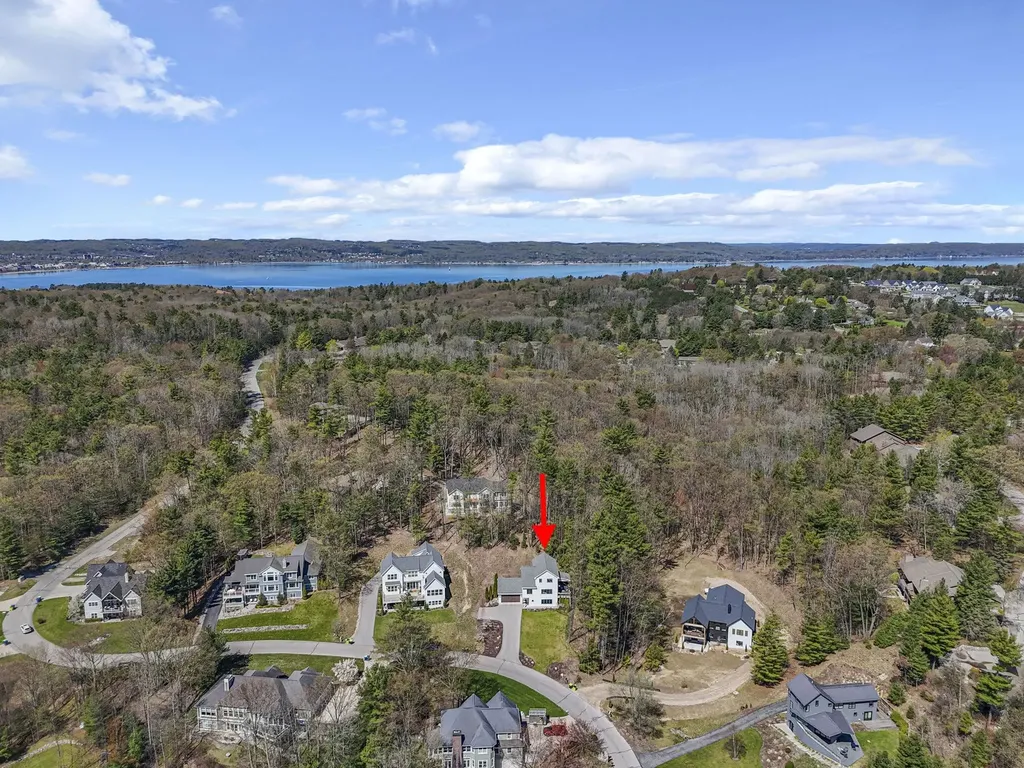 547 Hidden Ridge Drive Peninsula Township MI 49686