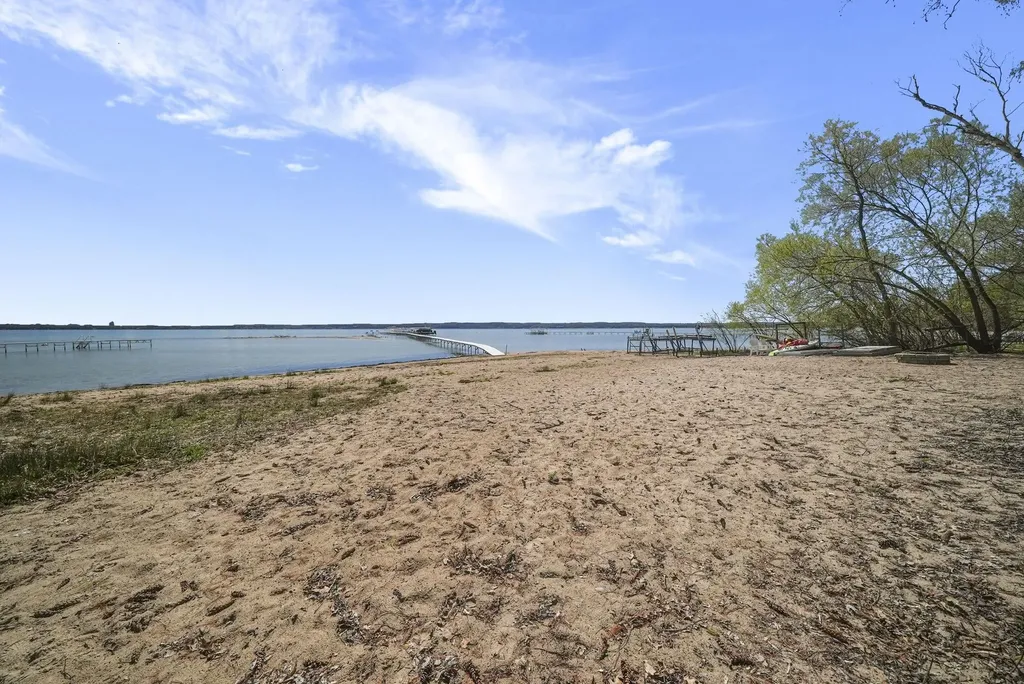 547 Hidden Ridge Drive Peninsula Township MI 49686
