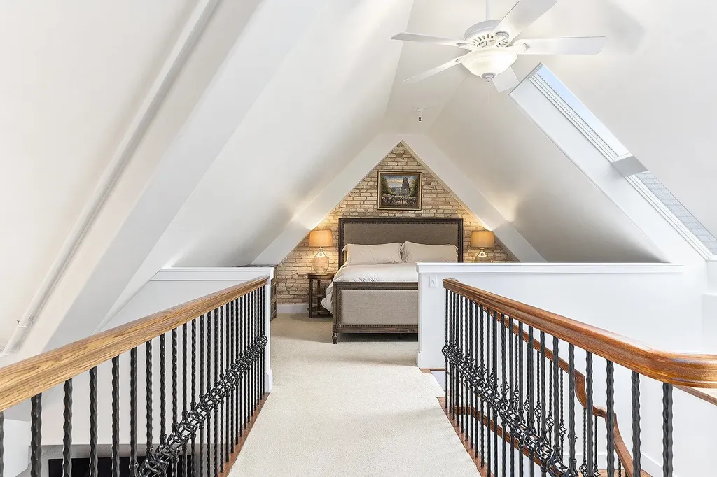 810 Cottageview Drive Traverse City City MI 49684