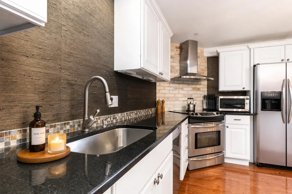 810 Cottageview Drive Traverse City City MI 49684