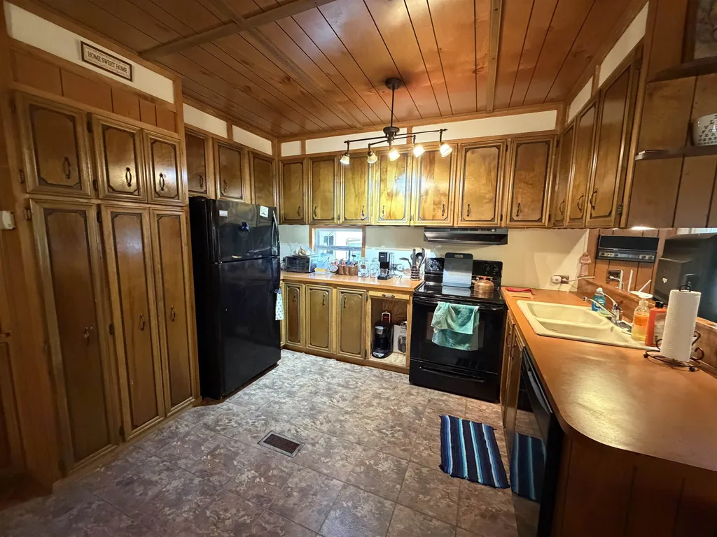 13158 Cinder Road Homestead Township MI 49617