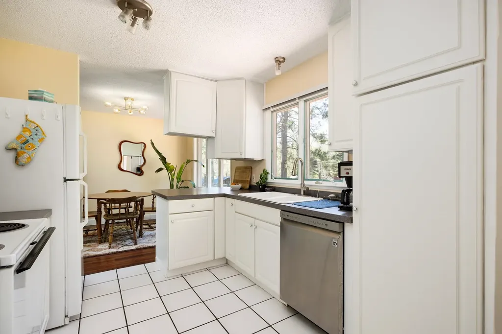 6066 S West Bay Shore Drive Bingham Township MI 49684
