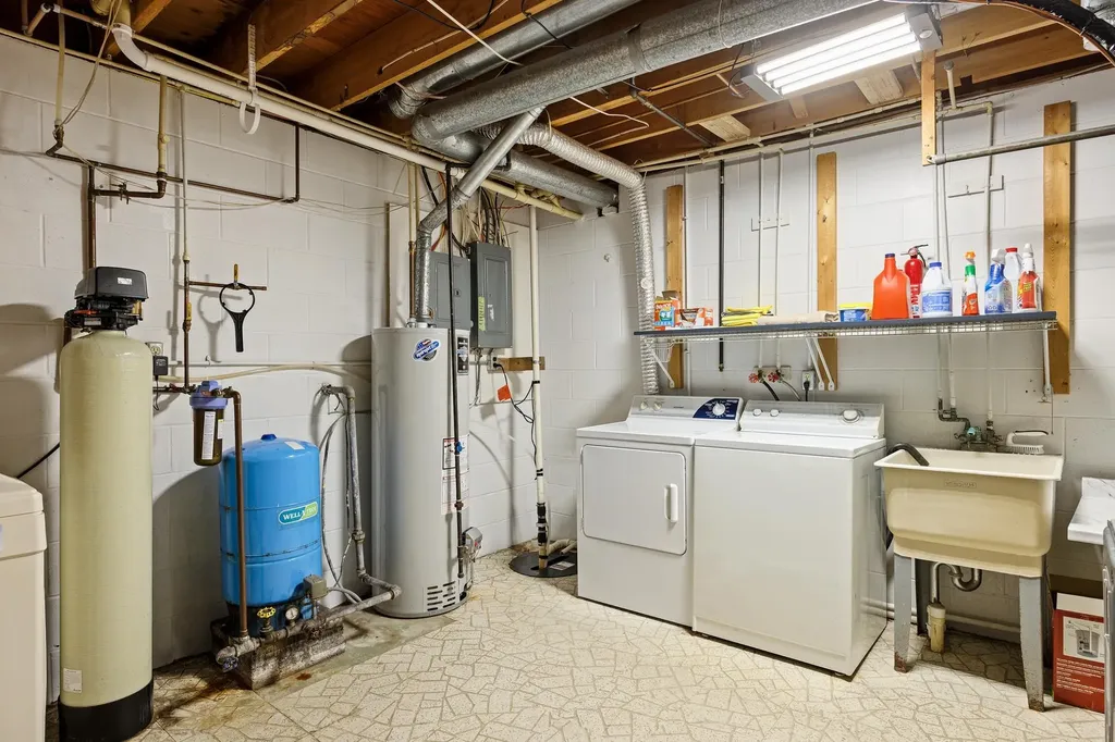6066 S West Bay Shore Drive Bingham Township MI 49684